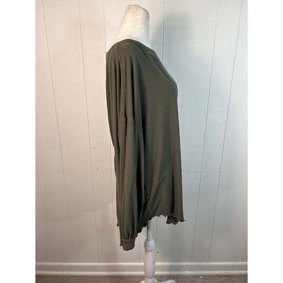 Free People Shimmy Shake Long Sleeve Top in Olive Green. Size M - Picture 4 of 7